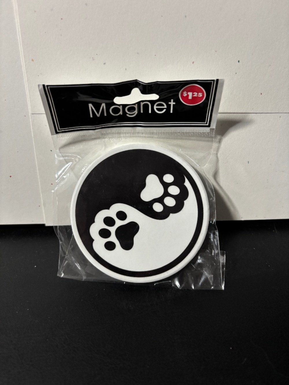 Pawpint yin/yang magnet